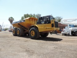 CAMION FUERA DE CARRETERA CAT D400E 0455-7